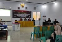Suasana Proses rekapitulasi perhitungan suara yang sempat molor