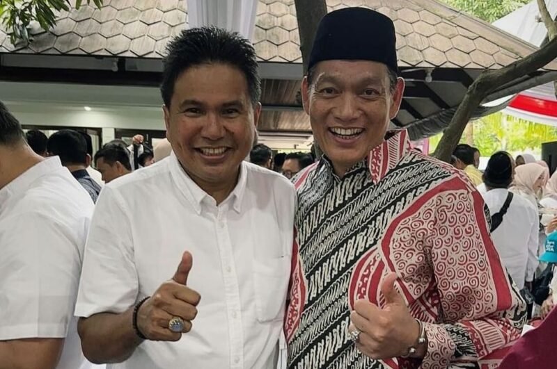 Foto : Andi Promal Pawi (Kiri)