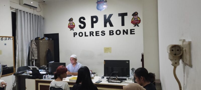 Para Gadis remaja yang bertengkar saat dimintai keterangan di SPKTT Polres Bone