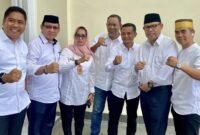Foto 5 Oknum Camat berfoto dengan salah satu Paslon Bupati dan Wakil Bupati 