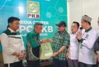 Andi Islamuddin Saat menerima SK dari Partai PKB (Minggu, 4/8/2024)