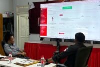 Komisioner Bawaslu dan KPU saat melakukan penelitian administrasi Bacalon Bupati dan Wakil Bupati Bone, Selasa 10/9/2024.