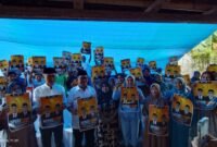 Paslon SipakaRioMi saat kampanye dialogis di Desa Bulu-Bulu Kecamatan Tonra, Jumat 4/10/2024.