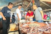 Andi Rio-AMir Mahmud, Blusukan ke Pasar Palakka, Minggu 6/10/2024.