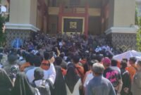 Ribuan Honorer Pemkab Bone Gelar Unjuk Rasa di DPRD Bone, Kamis 17/10/2024.