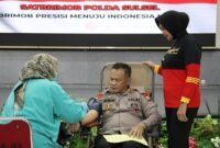 Kabag Ops Brimob Polda Sulsel AKBP Nur Ichsan Saat donor darah