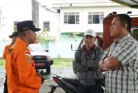 Pj Bupati Bone Andi Winarno Eka Putra saat memantau personel di Emergency Center, Sabtu 21/12/2024