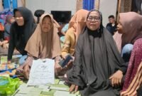 Sejumlah warga yang menjadi korban penipuan IRT