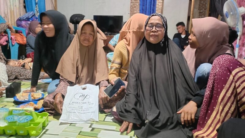 Sejumlah warga yang menjadi korban penipuan IRT