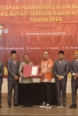 KPU Bone Tetapkan Paslon “BerAmal” Bupati dan Wakil Bupati Terpilih