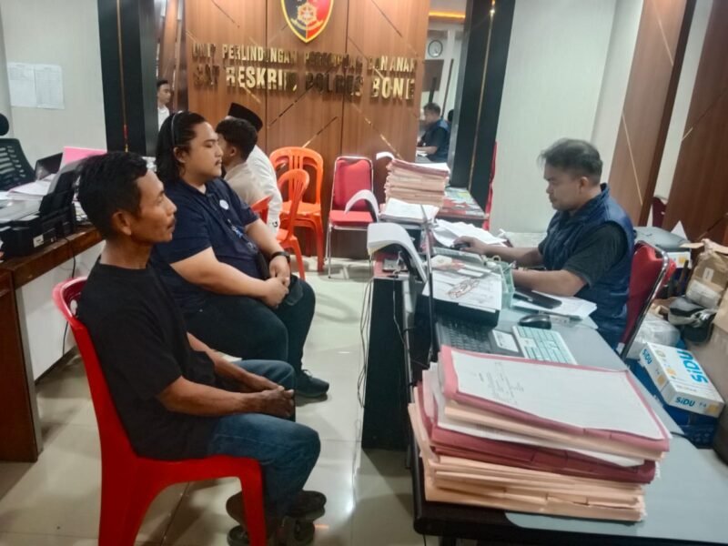 Kakak korban yang didampingi Tim Kuasa Hukumnya saat dimintai keterangan oleh penyidik, Senin, 17 Februari 2025