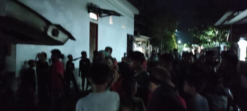 Suasana evakuasi Jasad Korban, Kamis malam, 21 Agustus 2025