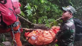 Suasana Evakuasi Korban Pesawat ATR 42-500 di Puncak Gunung Bulu Saraung, Minggu19/1/2026.
