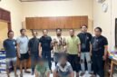 Kedua terduga pelaku saat diamankan di Mapolres Bone, kamis malam, 29 Januari 2026.