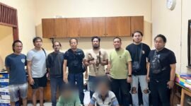 Kedua terduga pelaku saat diamankan di Mapolres Bone, kamis malam, 29 Januari 2026.