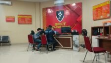Tim Kuasa Hukum saat mendatangi SPKT Polres Bone, Rabu Malam, 14/4/2026