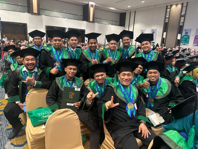 Bupati Luwu Timur, Ir. H. Irwan Bachri Syam, ST, MT, IPM, ASEAN Eng, (Depan)