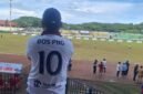 Eko Wahyudi, manager Tim  Kec. Tanete Riattang saat menyaksikan langsung pertandingan Beramal Cup, di Stadion Lapatau Bone.