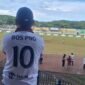 Eko Wahyudi, manager Tim  Kec. Tanete Riattang saat menyaksikan langsung pertandingan Beramal Cup, di Stadion Lapatau Bone.