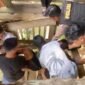 Foto : Tangkapan layar video korban saat di evakuasi warga.