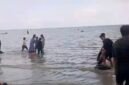 Foto : Suasana kepanikan pengunjung di lokasi kejadian.