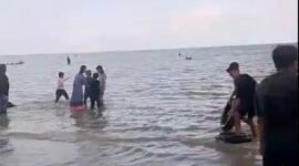 Foto : Suasana kepanikan pengunjung di lokasi kejadian.