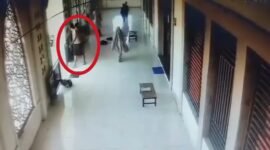 Foto : Tangkapan layar rekaman CCTV sesaat setelah pelaku menganiaya korban.