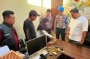 Foto : Ipda MA saat menjalani pemeriksaan urine oleh sat narkoba polres bone.