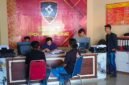 Sejumlah korban saat mendatangi SPKT Polres Bone membuat laporan.