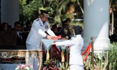 Gubernur Andi Sudirman Pimpin Detik-detik Pengibaran Merah Putih HUT ke-81 RI Tingkat Provinsi