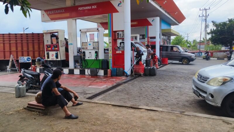 Ketgam : Potret salah satu SPBU di Kabupaten Soppeng.