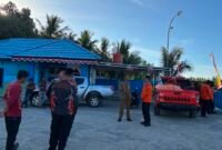 Foto : Basarnas saat melakukan pemantauan di TPI Lappa Sinjai, Selasa, 18/8/2026