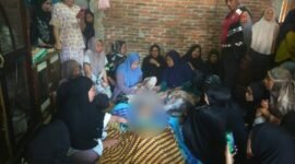 Gambar : Suasana rumah duka di Kelurahan tanete kecamatan Cina Kabupaten Bone. Minggu 20/9/2026.