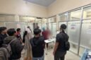 Ketgam : Korban penikaman saat menjalani perawatan medis di RSUD Tenriawaru, Sabtu malam, 19/9/2026.