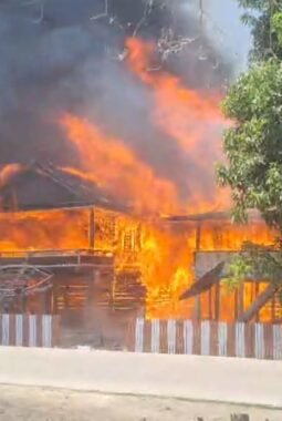 Kebakaran Hebat di Bone, 11 Rumah Panggung Ludes Dilalap Api, Warga Sebut Ada Korban Jiwa