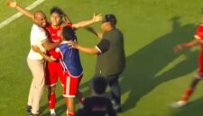Ketgam : Moment Saenal basri saat selebrasi usai mencetak gol.