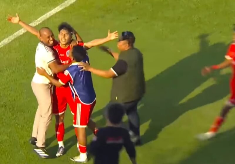 Ketgam : Moment Saenal basri saat selebrasi usai mencetak gol.