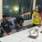 Terduga pelaku saat dimintai keterangan di Polsek Tanete Riattang, Sabtu malam, 17/10/2026.