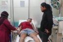 Personil Sat Intelkam Polres Bone saat mengecek kondisi salah satu korban di RSUD Bone.Kamis malam, 22/10/2026.